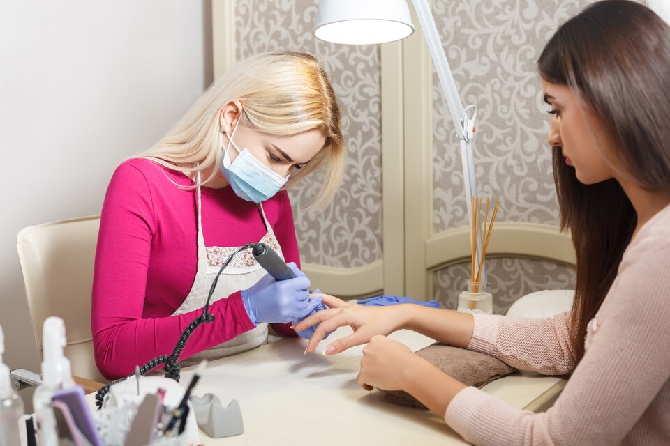 Gülyalı Manikürcü